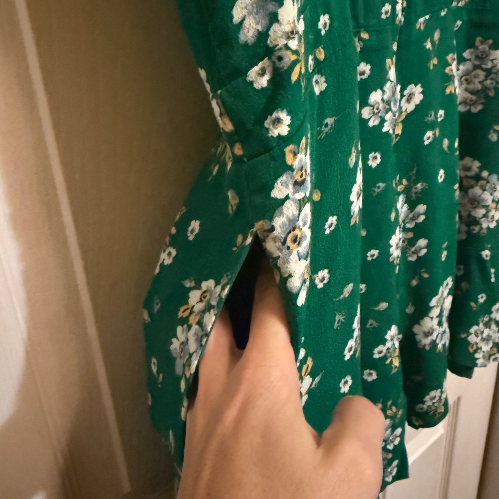 LOFT Emerald Floral Romper - Picture 6 of 9